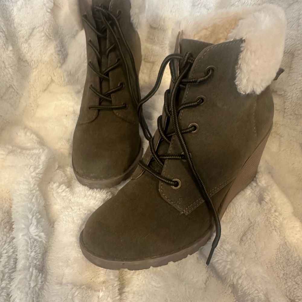New Directions Brown Lace-Up Wedge Boots